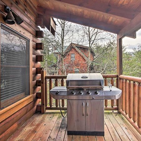 Romantic Cabin With Hot Tub In Pigeon Forge! Extérieur photo