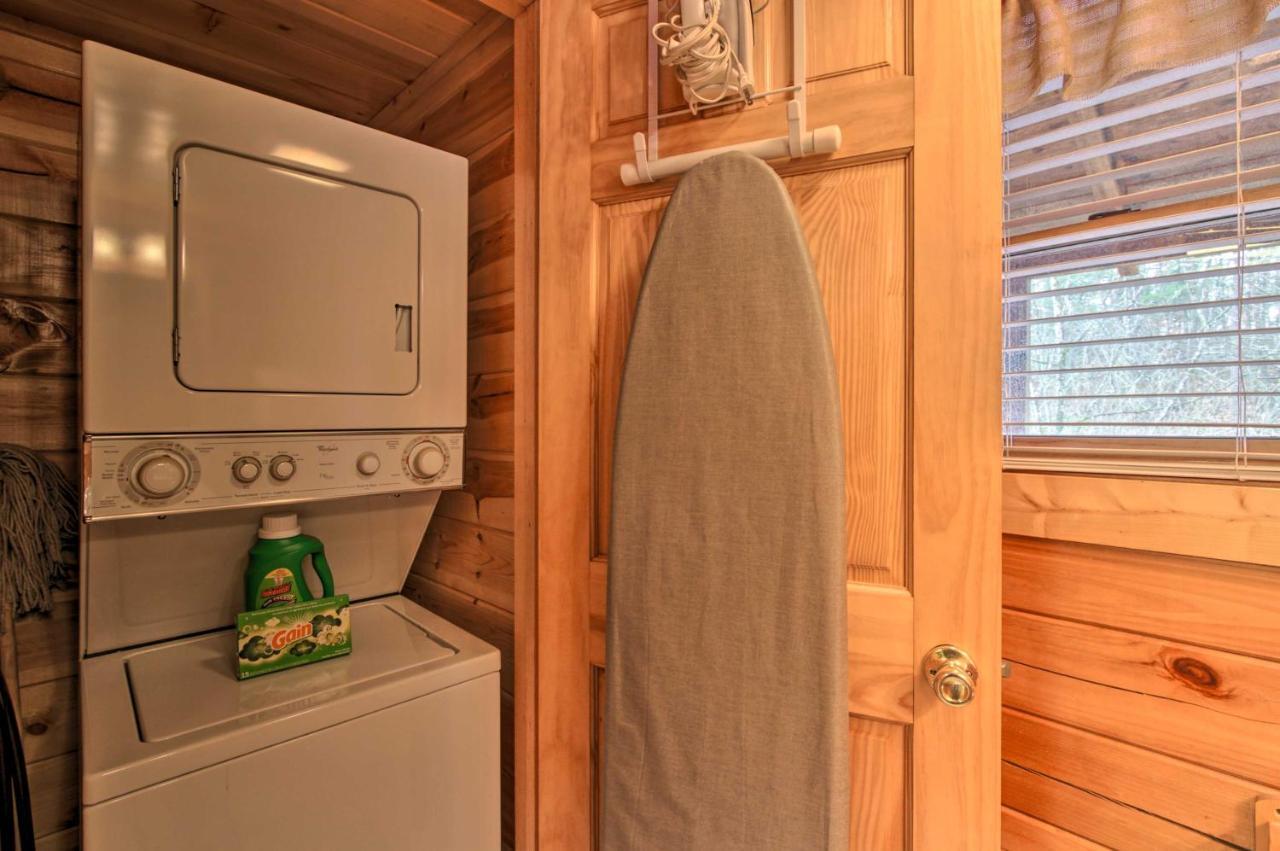 Romantic Cabin With Hot Tub In Pigeon Forge! Extérieur photo