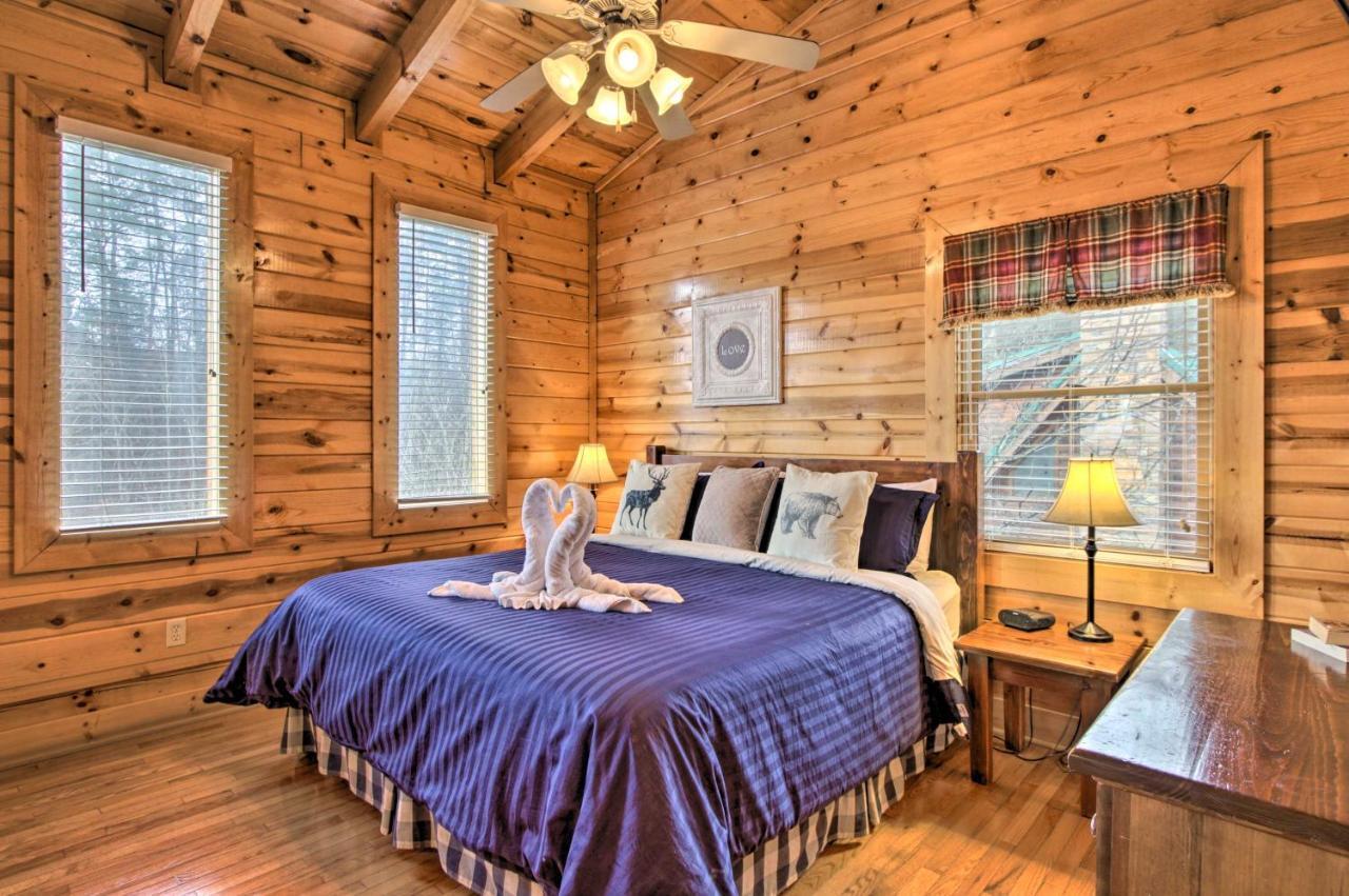 Romantic Cabin With Hot Tub In Pigeon Forge! Extérieur photo